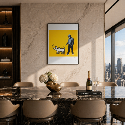 Banksy Barking Dog (Okergeel) Lithografie Arches 300gsm 42x59 cm